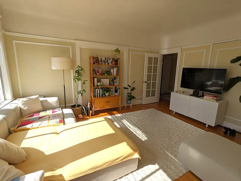 550 Lake St #304 — Photo 2