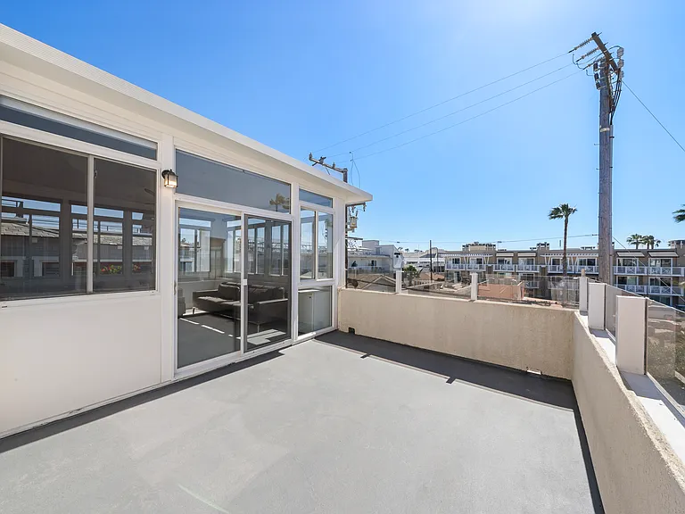 40 15th St #Penthouse C — Photo 13
