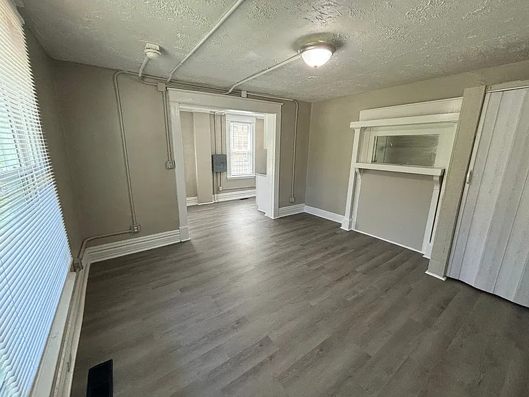 188 E Loudon — Photo 7