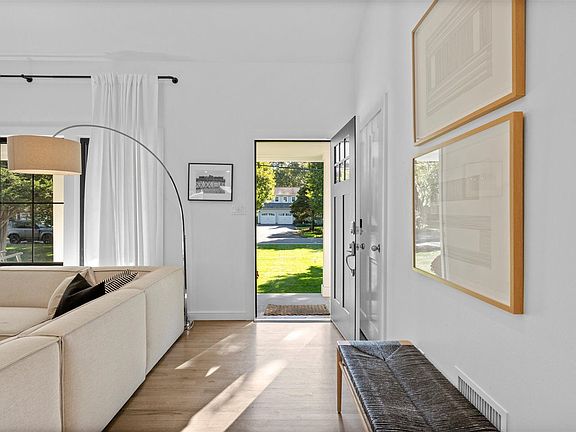 2nd image of 25 Nidzyn Ave
