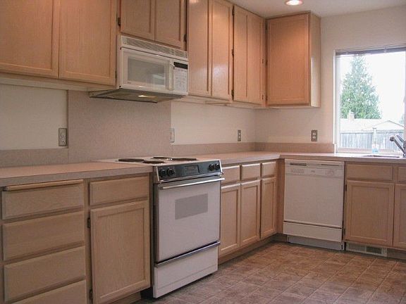 2nd image of 10626 SE 213th Ct
