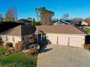 16118 Golfview Rd NE, New London, MN 56273