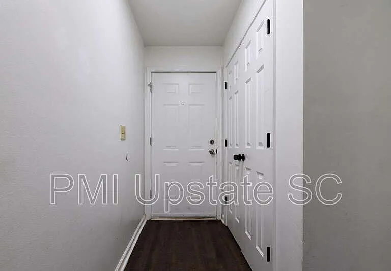 111 Charlestowne Way #B — Photo 6