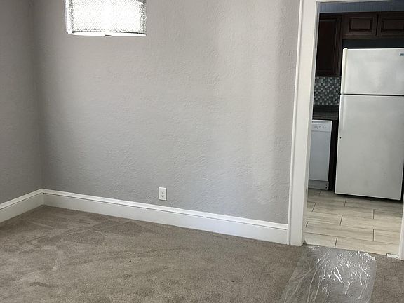 Dining Room 12'x9.5'