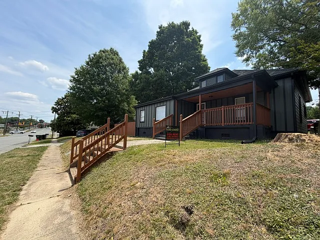 614 Tucker St — Photo 2