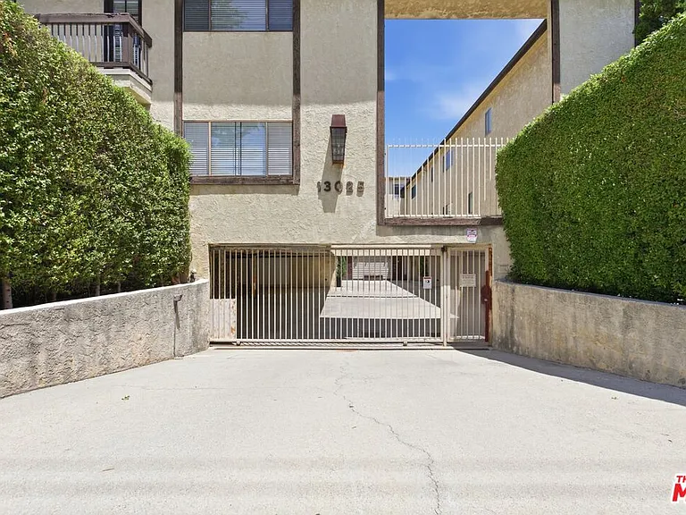 13025 W Moorpark St #101 — Photo 39