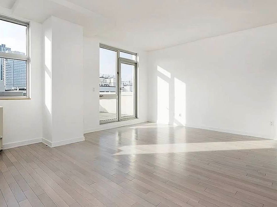 1st image of 250 Bedford Ave #157501