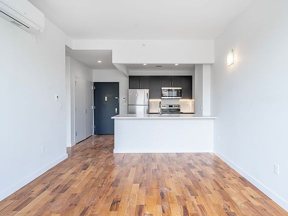 3rd image of 15 Somers St #F