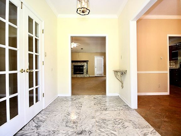 2nd image of 4408 Woodfield Dr
