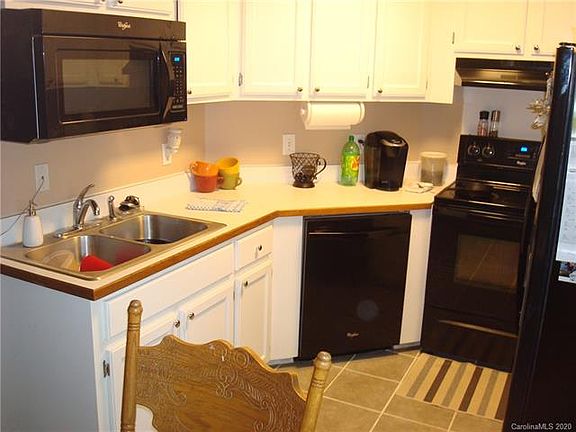5th image of 102 Red Oak Ct