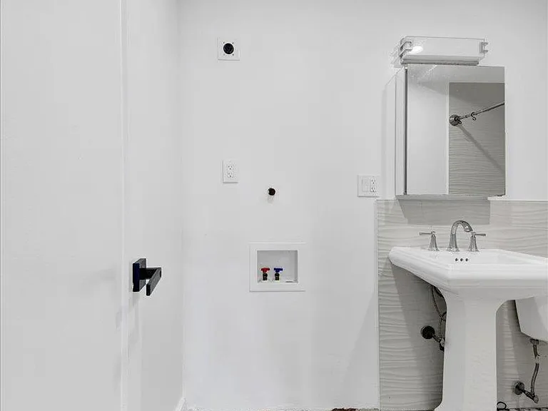 23 Colin St #GROUND FLOOR — Photo 7