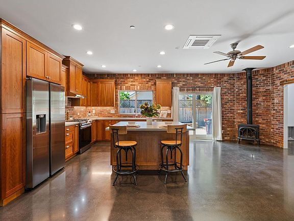 4th image of 655 Dora Avenue