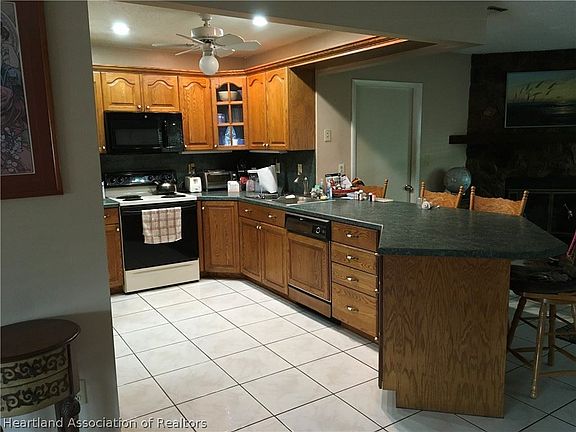 4th image of 1541 Oak Ave