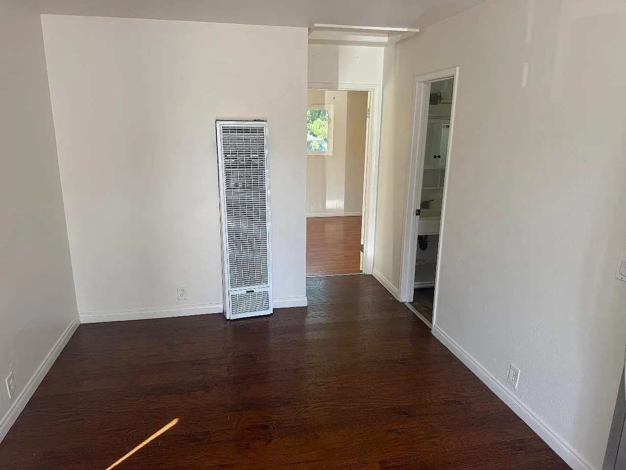 1 bed, 600 sqft, $2,200 — Photo 3