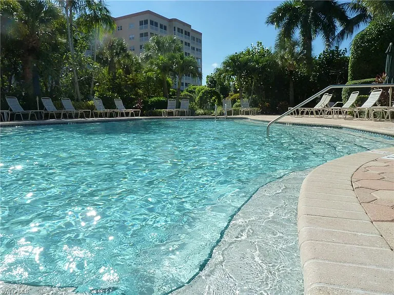 14817 Laguna Dr #203 — Photo 29