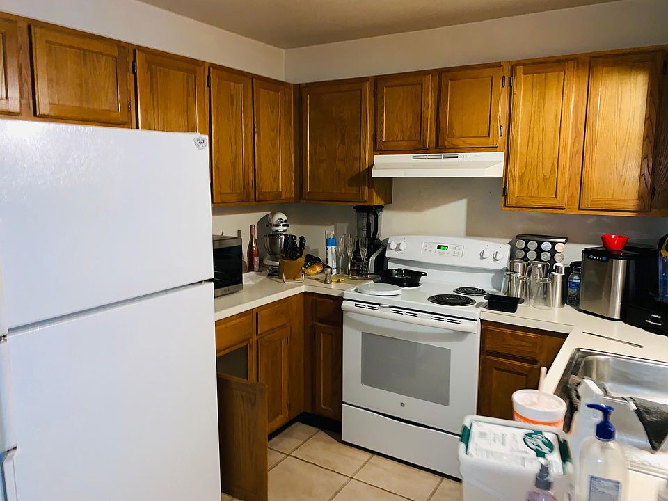 1st image of 919 E Mimosa Pl