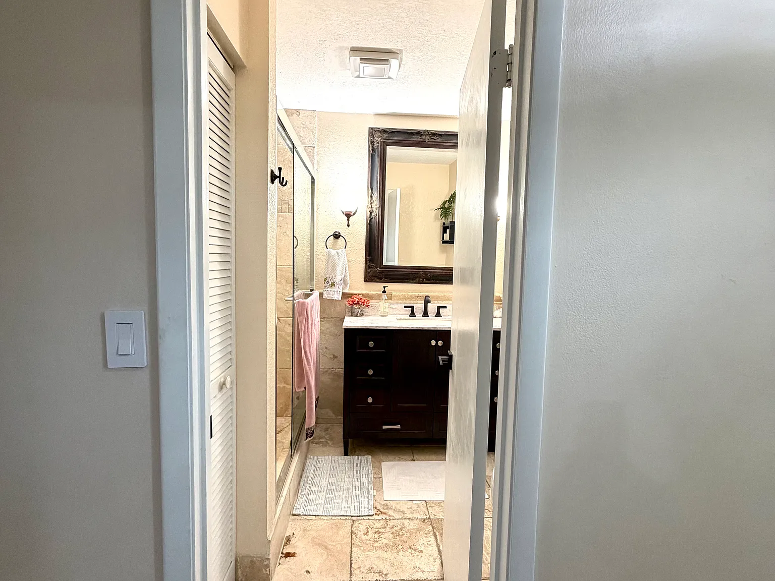 3 bed, 1200 sqft, $3,150 — Photo 3