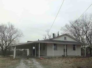 666 W Springfield Rd, Saint Clair, MO 63077
