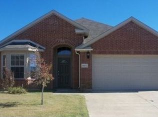 8417 Yellow Buckeye Dr, Fort Worth, TX 76140