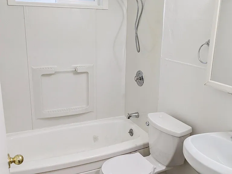 1136 Fairmount Ave S #1 — Photo 10