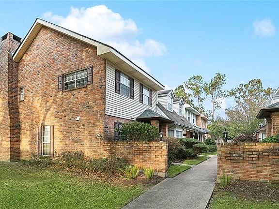 2nd image of 29 Brandon Hall Dr APT D