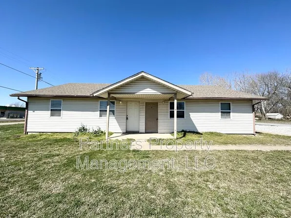 97 Pine Ave #3, Gentry, AR 72734