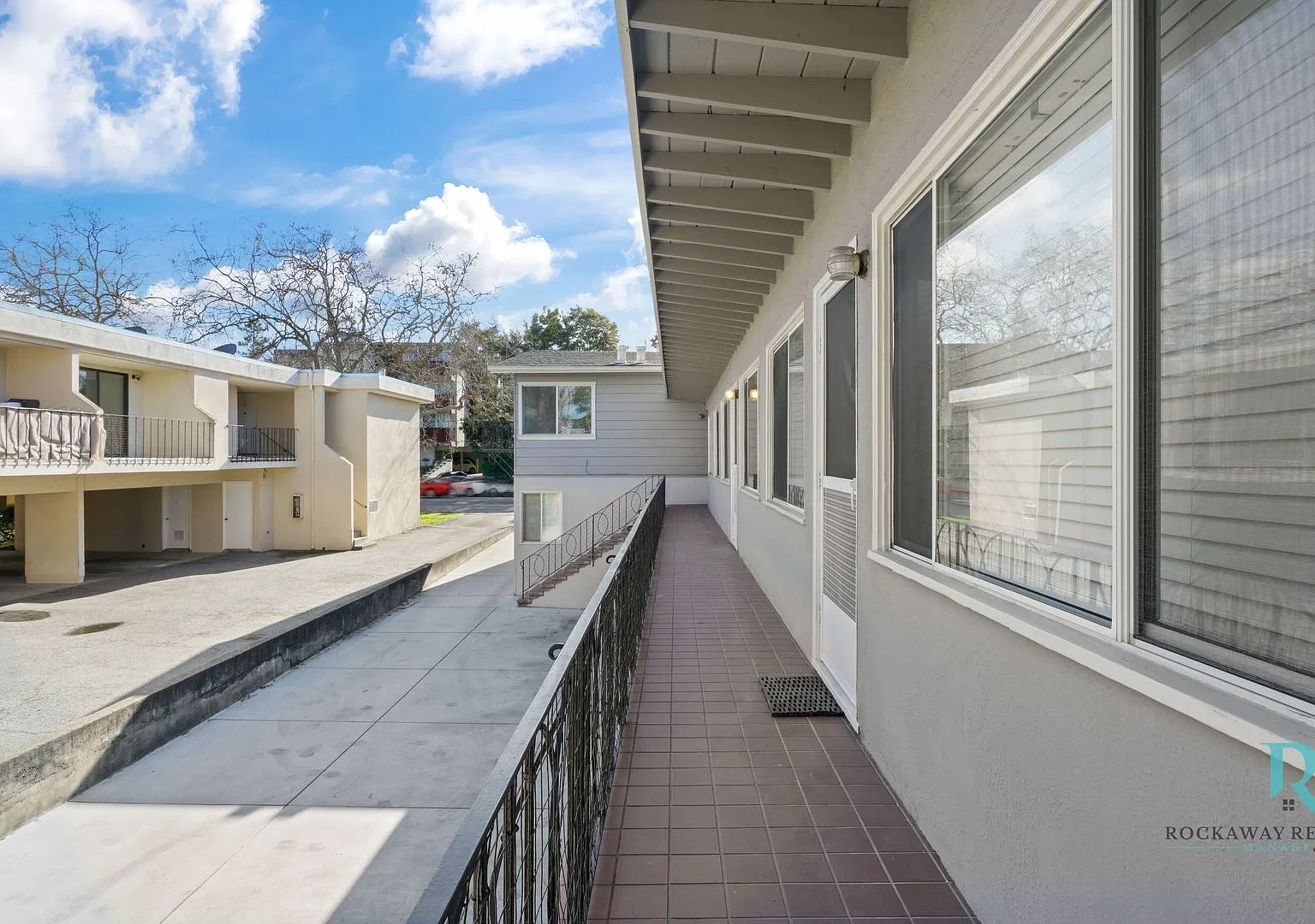 1440 El Camino Real — Photo 4