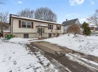 18 Hunt Ave, Hamburg, NY 14075