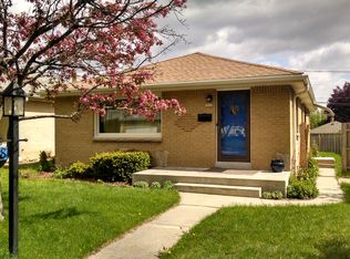 9808 W Metcalf Pl, Milwaukee, WI 53222