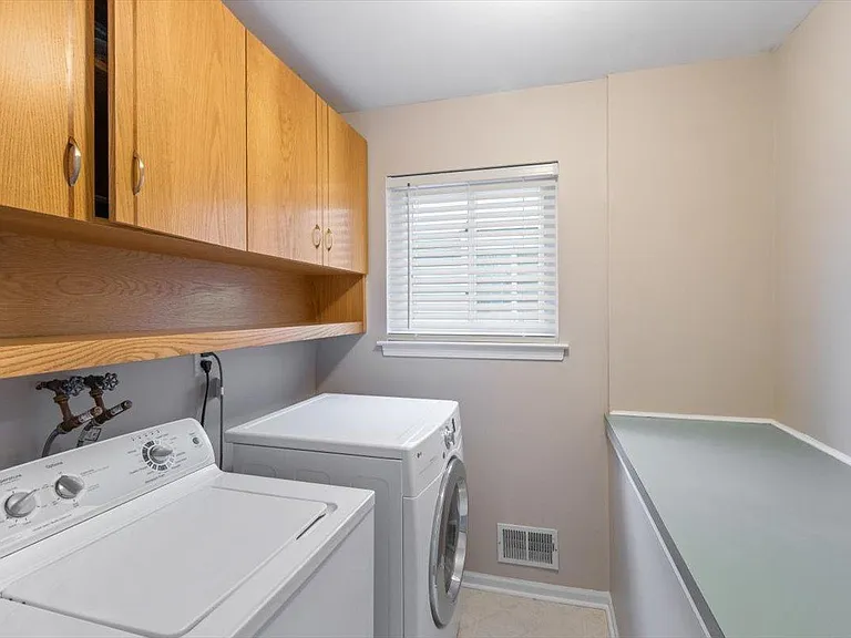 33 Hillcroft Way — Photo 12