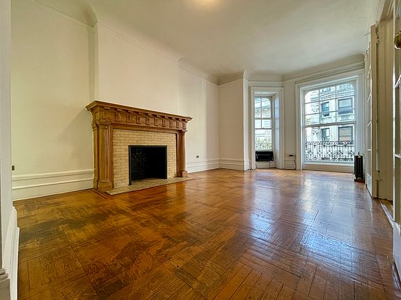 2nd image of 320 W 105th St APT 3A
