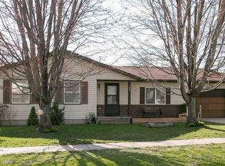 108 Mapel Dr, Lone Tree, IA 52755