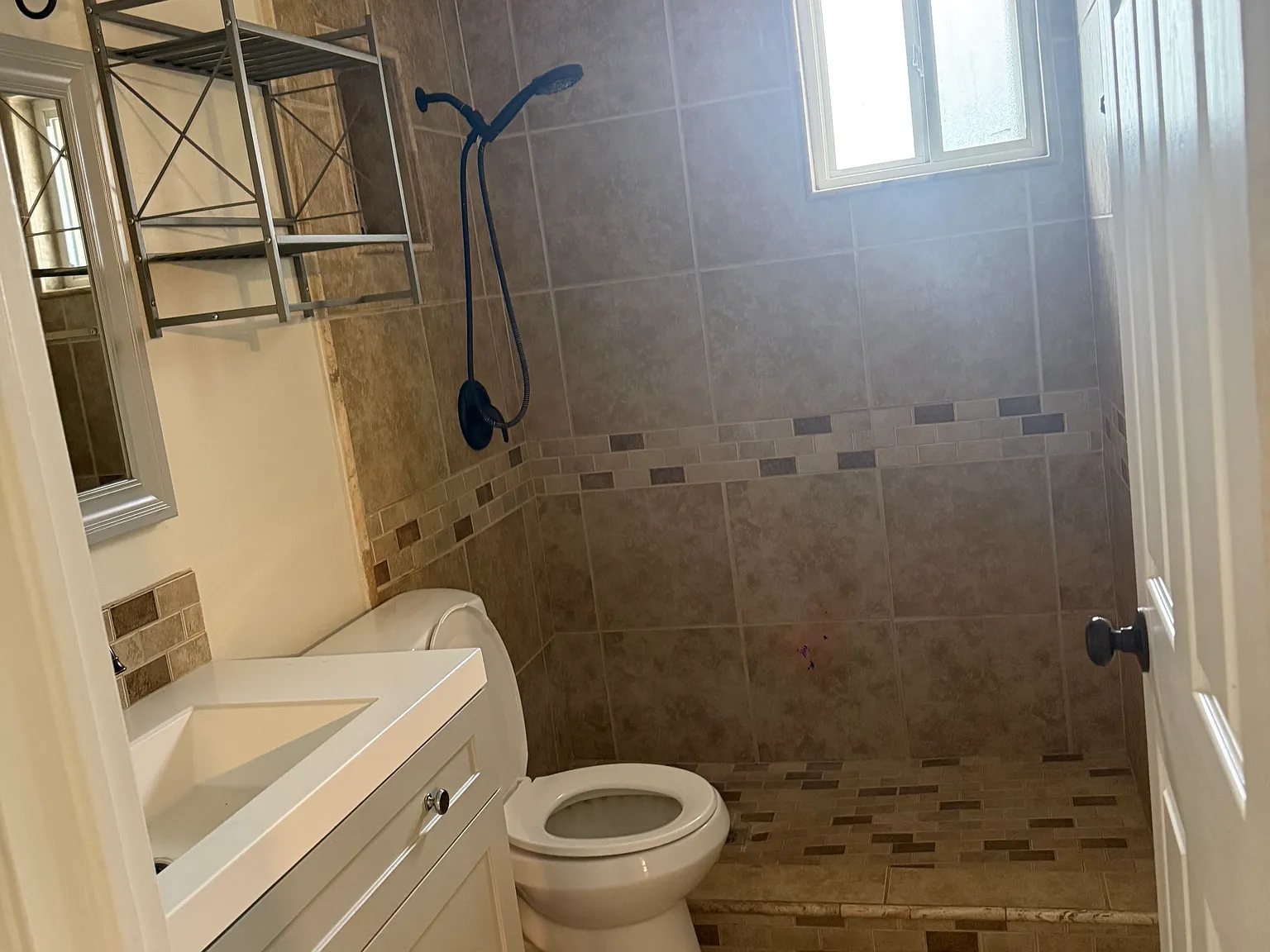 573 W Diagonal St — Photo 4