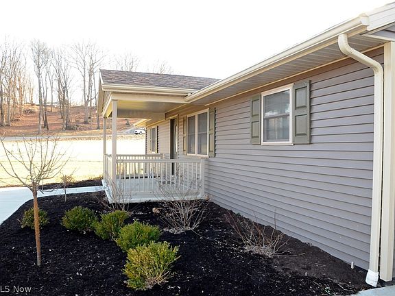 2nd image of 1905 Dietz Ln