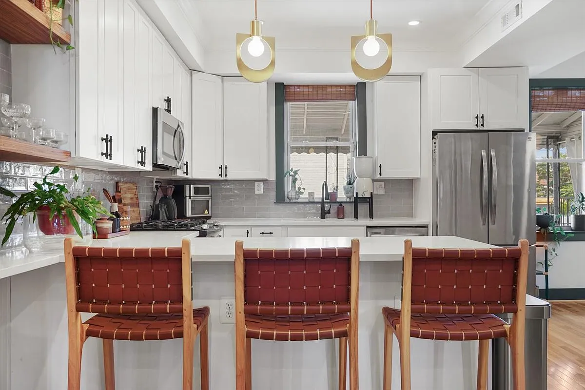 3 bed, 2.5 bath, 1500 sqft, $5,250 — Photo 4