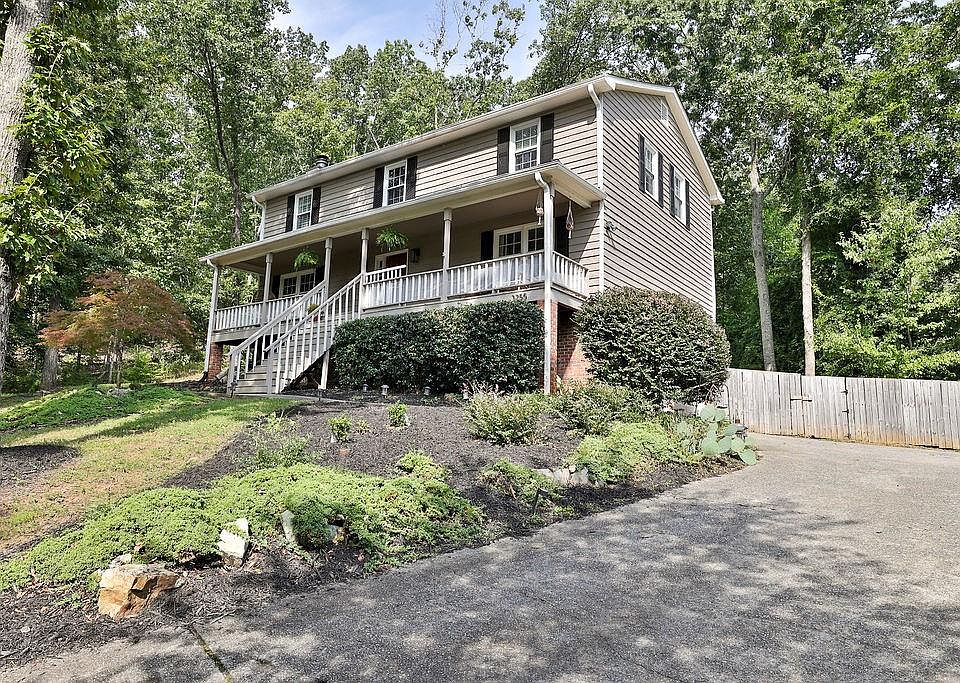 1st image of 3255 Devaughn Dr NE