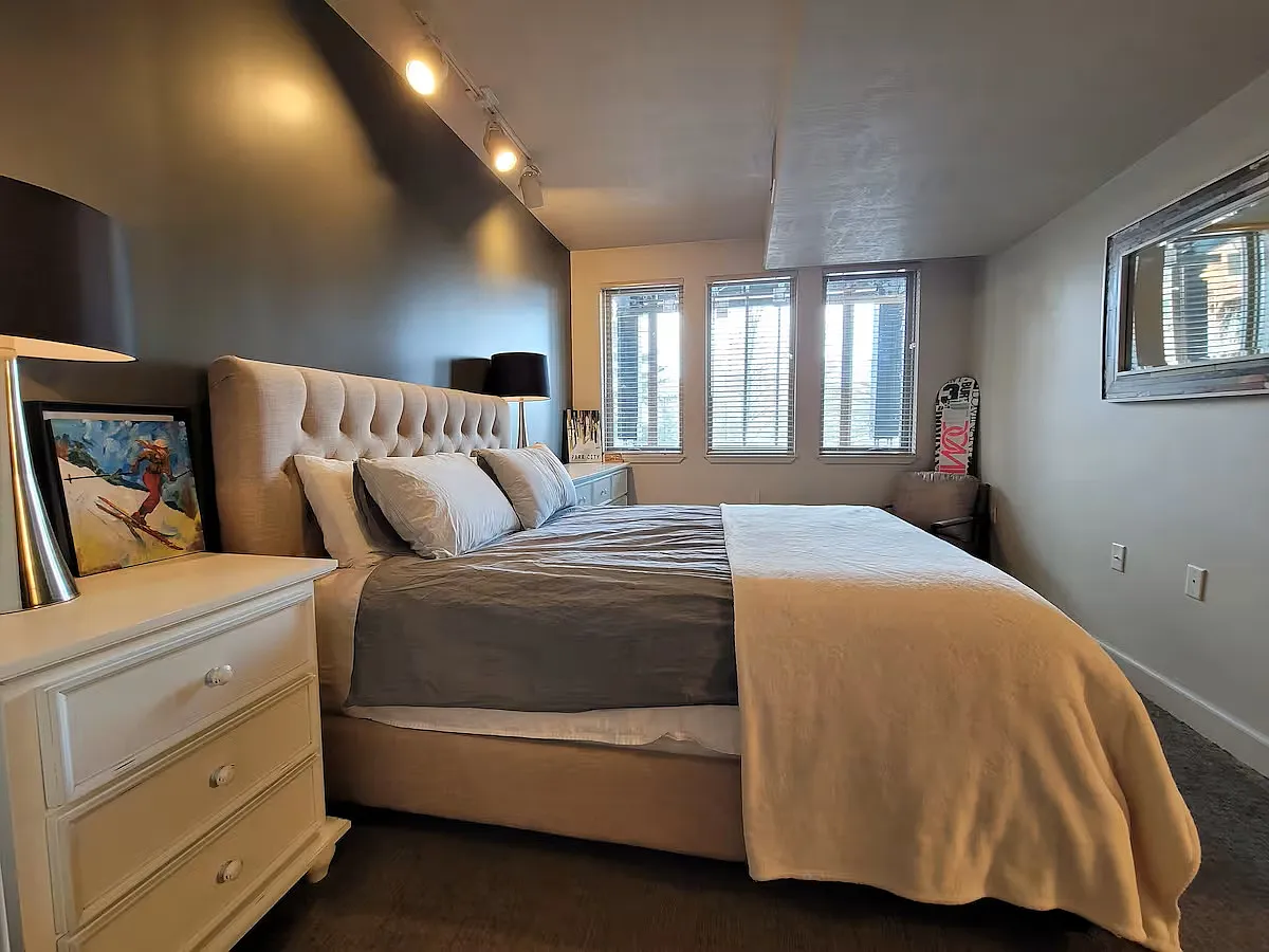 1 bed, 715 sqft, $2,000 — Photo 2