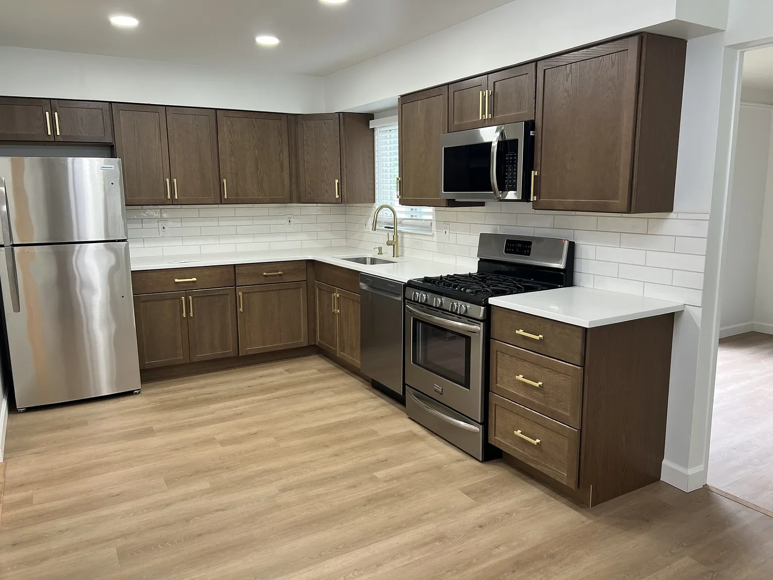 3 bed, 1253 sqft, $2,000 — Photo 4