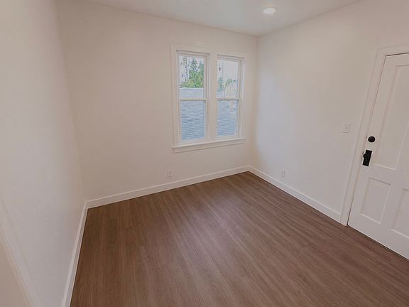 3rd image of 404 S Van Buren St #3