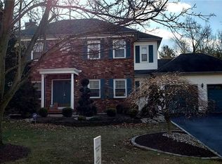 33 Stratford Dr, Somerset, NJ 08873