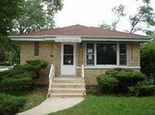 4624 Dempster St, Skokie, IL 60076