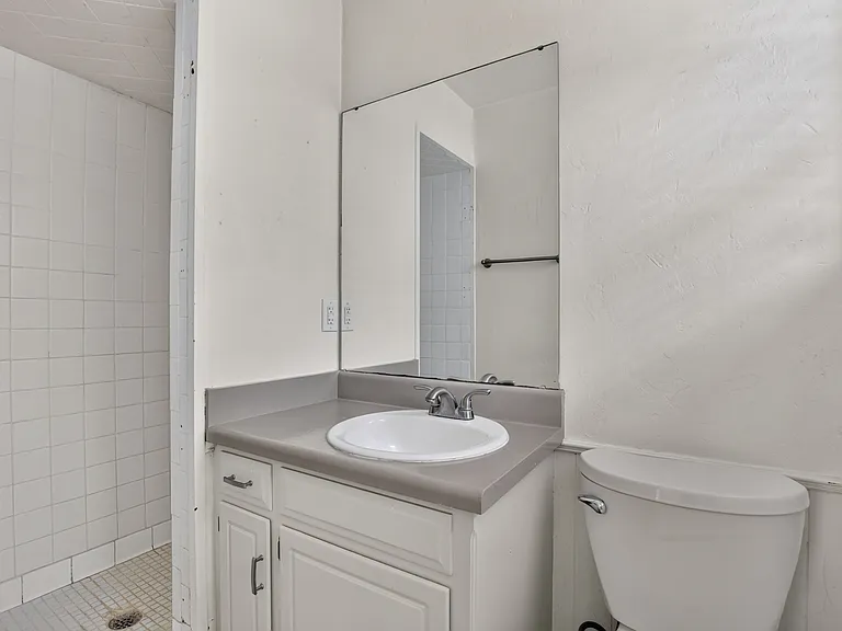 1024 Washington St — Photo 31