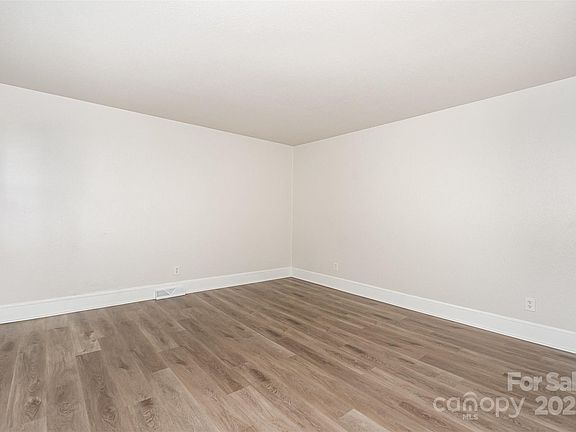 4th image of 2314 Westerly Hills Dr