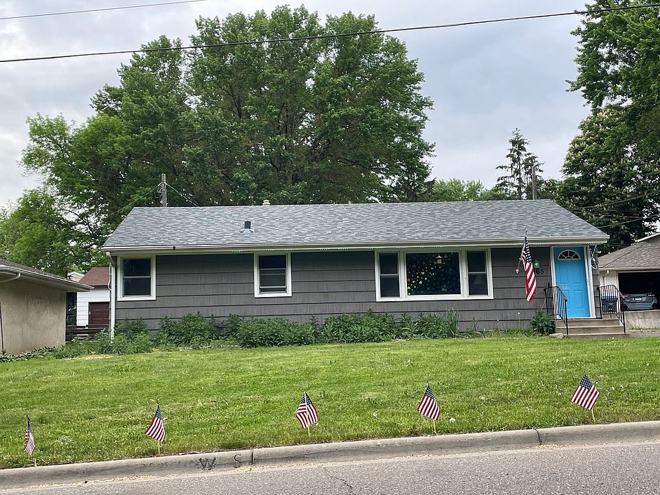 1st image of 2465 19th Ave E