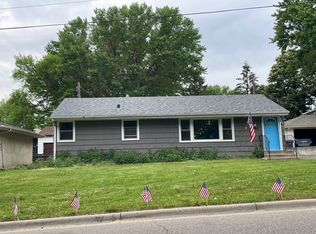 2465 19th Ave E, North Saint Paul, MN 55109