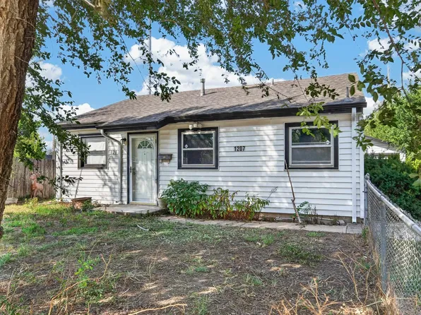 1207 N Spruce Ave, Wichita, KS 67214