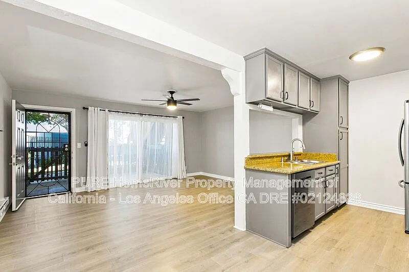2 bed, 2.0 bath, 859 sqft, $2,995 — Photo 4
