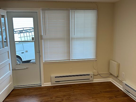 2nd image of 25 1/2 River St #B