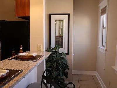 breakfast bar,entry to the basement