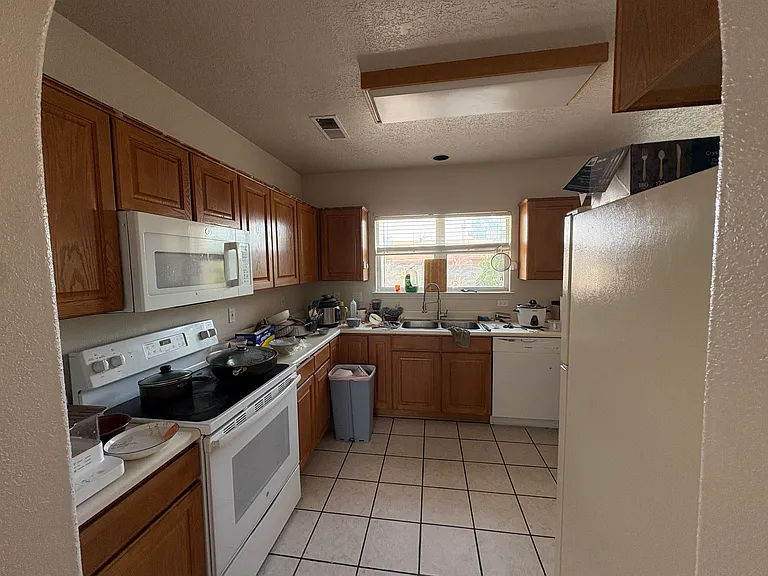 7212 Gallinas Ave NE — Photo 3